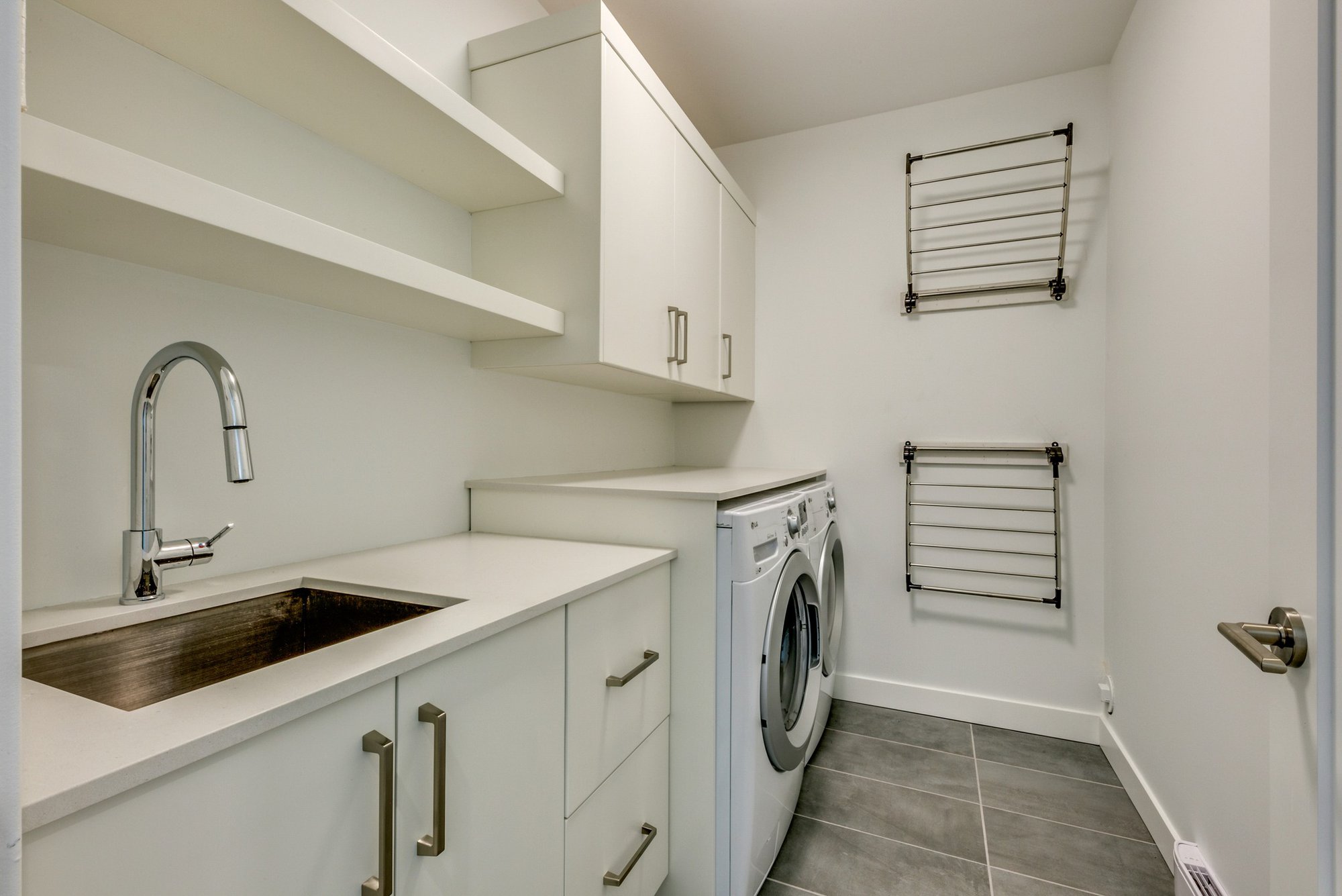 Laundry Room by RDC Fine Homes, Holmes Approved Homes Builder