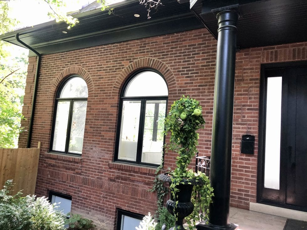 Brick Staining vs Painting. Which one is better? Make It Right®