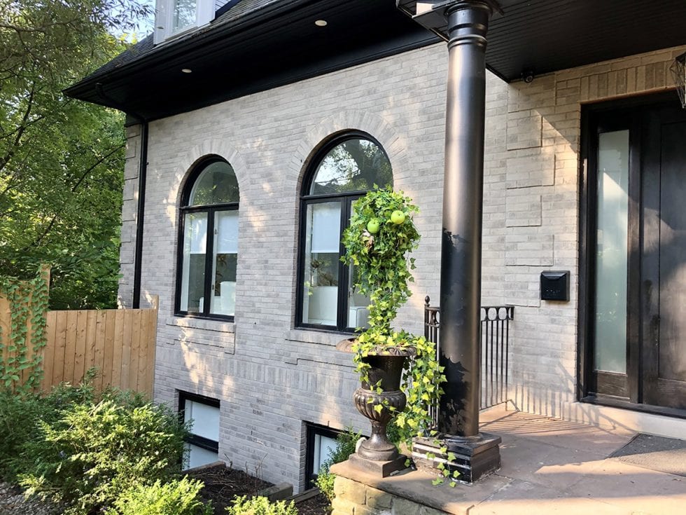 Brick Staining vs Painting. Which one is better? Make It Right®