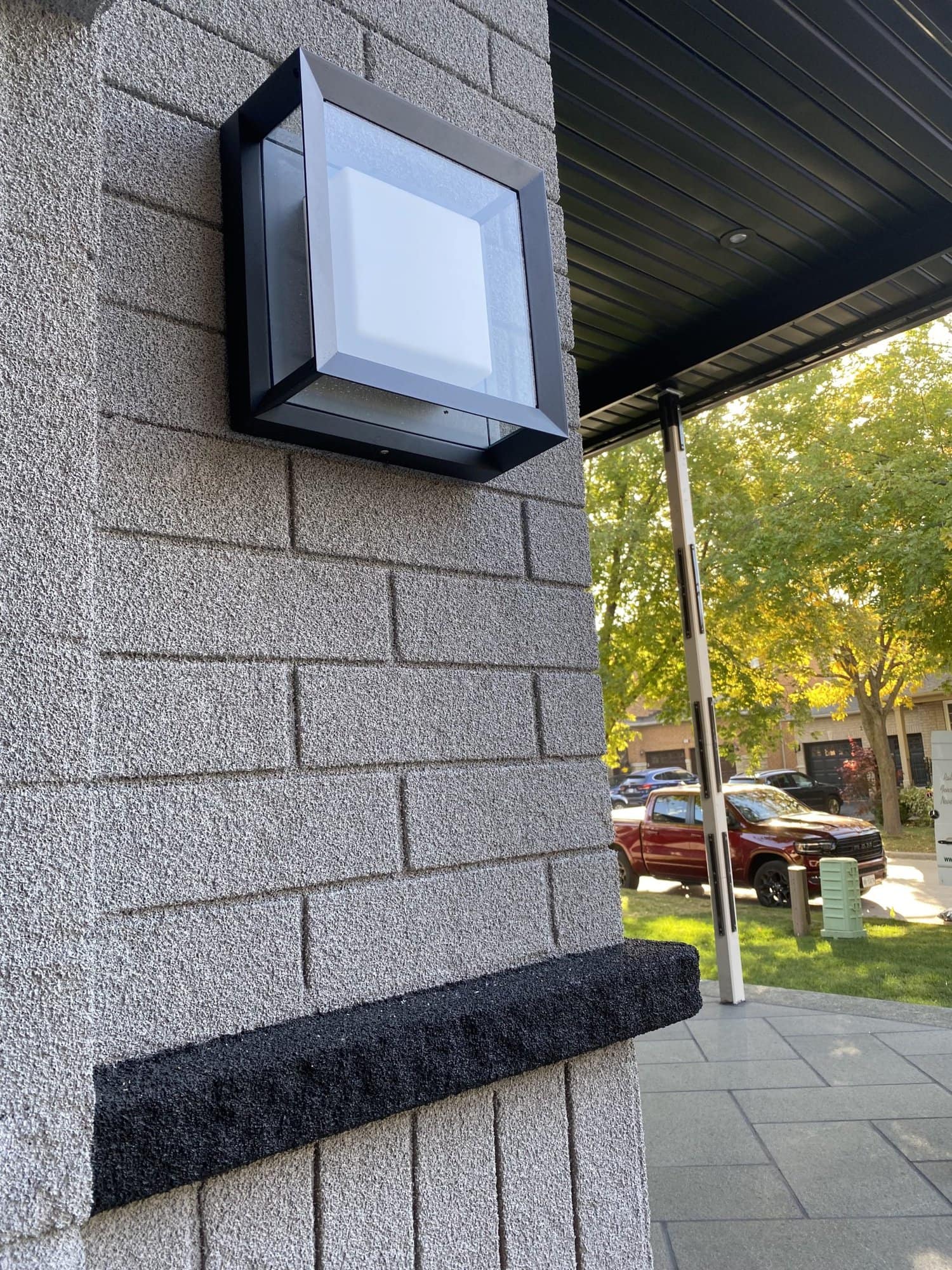 Philips Hue Outdoor Lights Installed on Mike Holmes Project