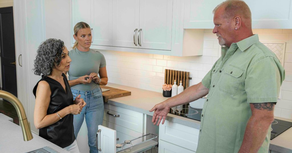 Sherry, Mike Holmes and Kim discussing about kitchen storage featured