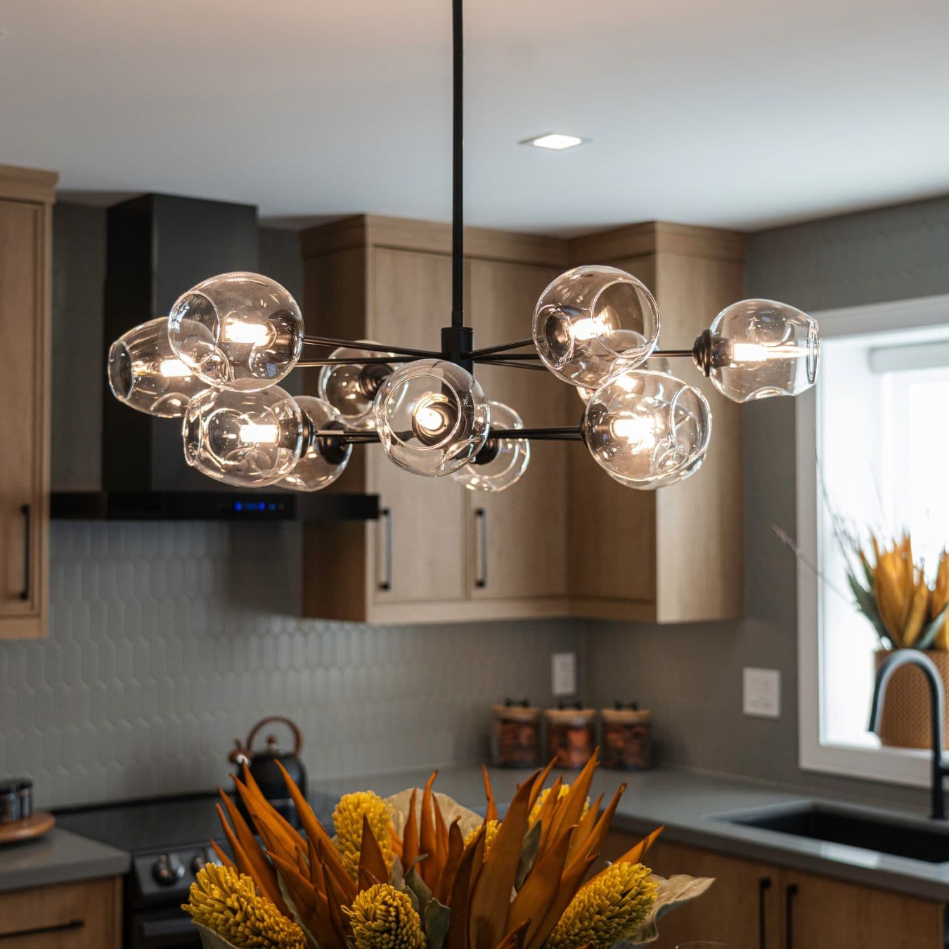 Holmes On Homes Building A Legacy_Episode2_Cottage Life_Lights Canada
