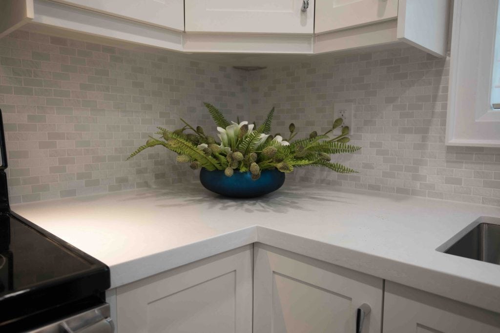 Quartz countertops are durable and more resistant to scratches, chips and cracks than other surfaces.